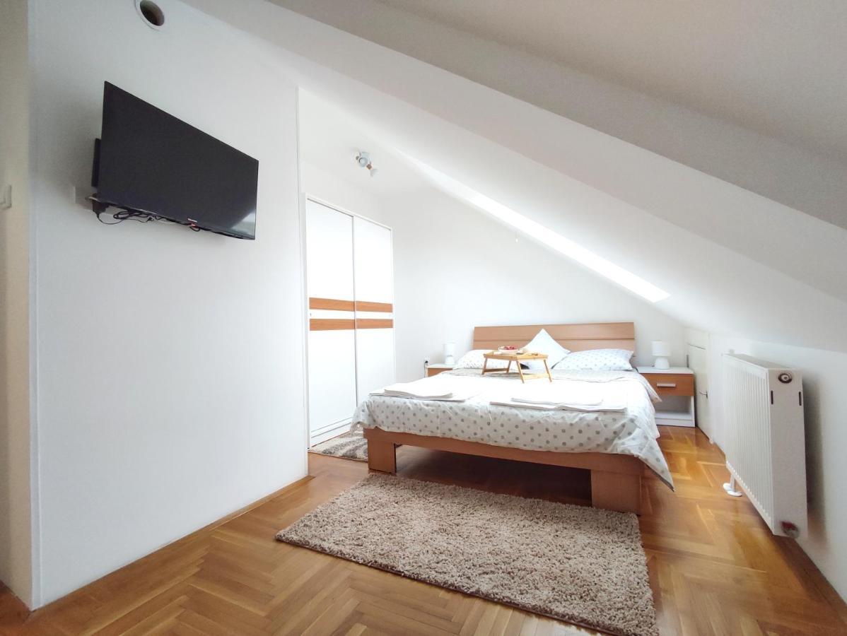 Apartman Ns Dan Private Parking Novi Sad Buitenkant foto