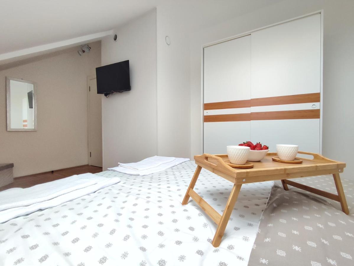 Apartman Ns Dan Private Parking Novi Sad Buitenkant foto